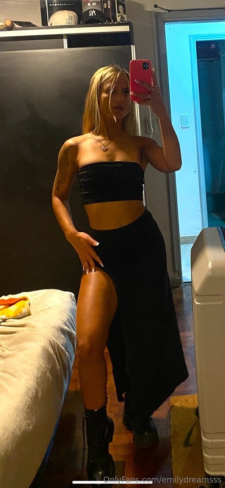 Emilydreamsss xxx onlyfans