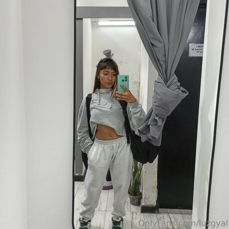 Luzgyal naked on onlyfans