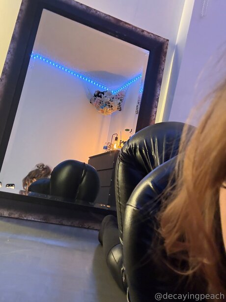 Decayingpeach onlyfans nudes