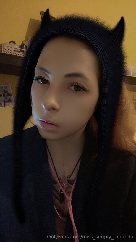 Miss Simply Amanda onlyfans model photo