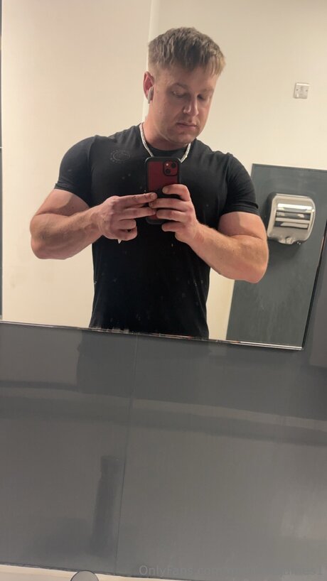 Matthewjames1 onlyfans photo