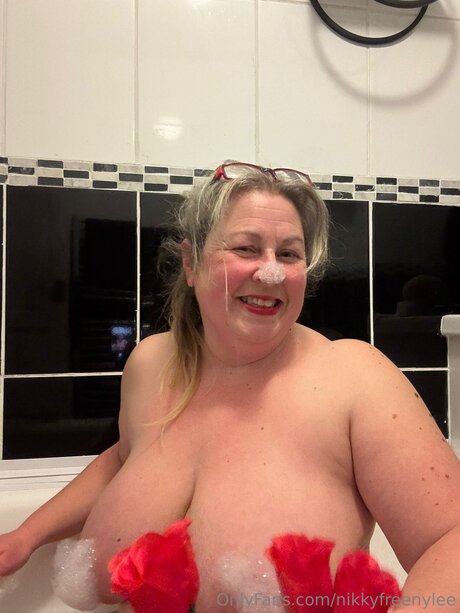 Nikkyfreenylee ass onlyfans
