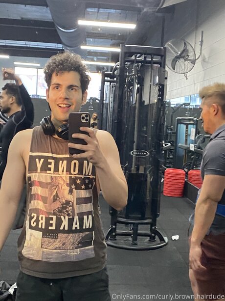 Curly Brown Hairdude feet onlyfans