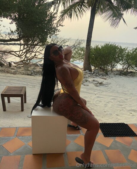 Elliechloe Profile pic