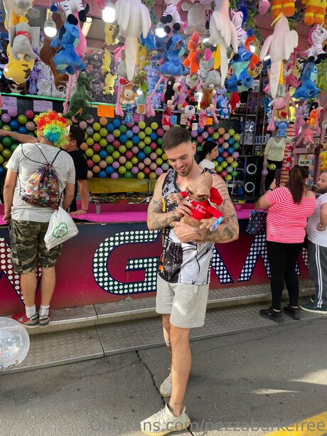 Pezzaburke66 onlyfans nude pics