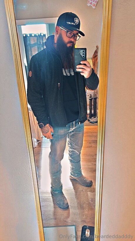 Beardeddadddy onlyfans explicit content