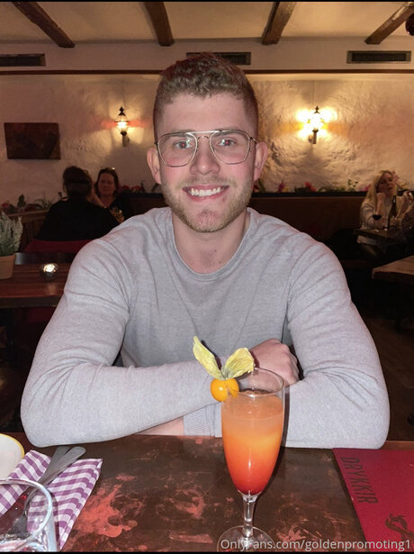 Goldenpromoting1 on onlyfans