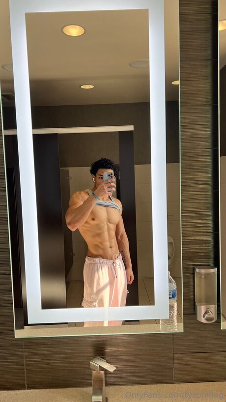 Tyzonking onlyfans sexy