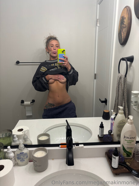 Meganmakinmoney onlyfans nude tits