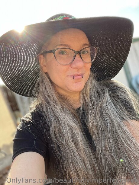 Beautifullyimperfectgeek leaked onlyfans pictures