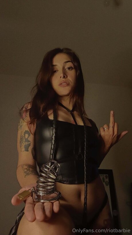 Riotbarbie leaked only fans porn