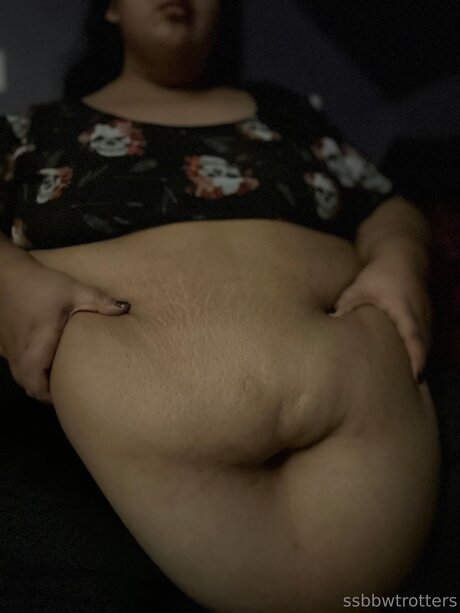 Ssbbwtrottersfree onlyfans model photos