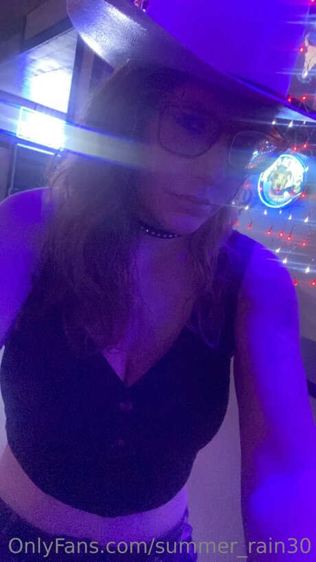 Summer Rain30 onlyfans strip tease