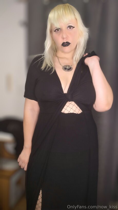 Now Kiss leaked only fans