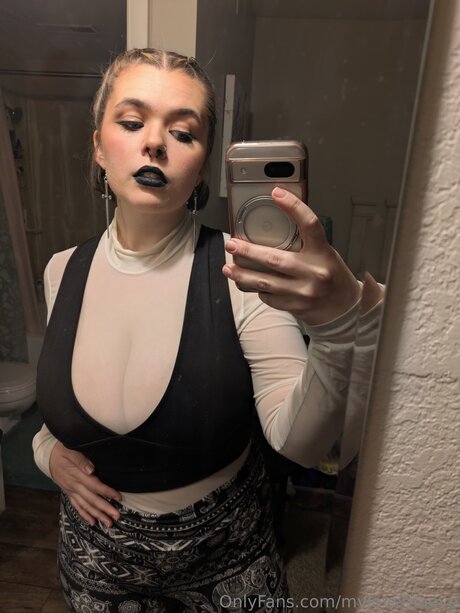 Mylovemaeve onlyfans boobs