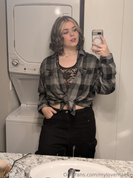 Mylovemaeve Profile pic