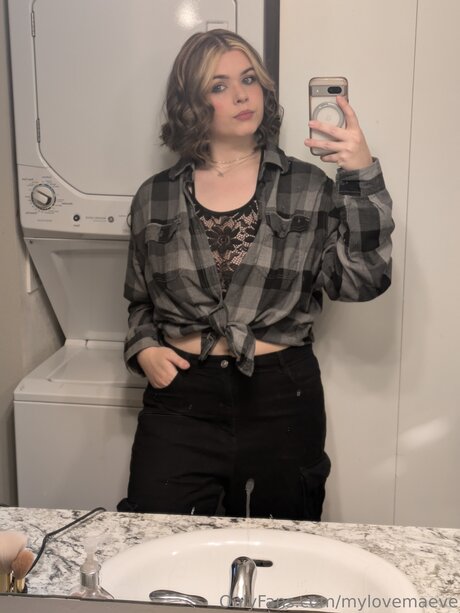 Mylovemaeve onlyfans pic
