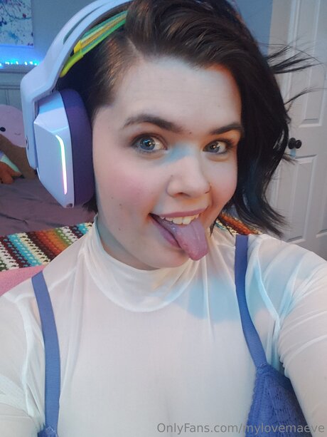 Mylovemaeve only fans pictures