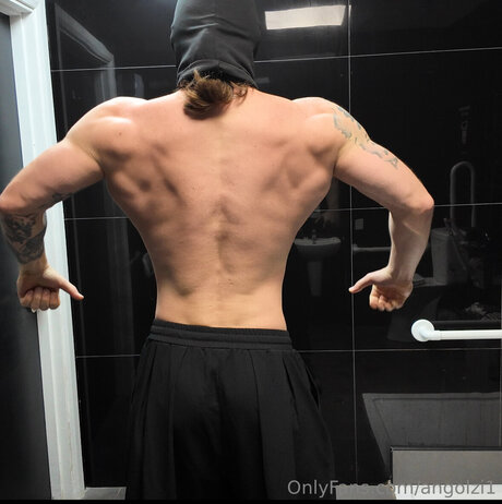 Angolzi1 naked onlyfans