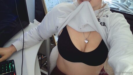Bayleehope onlyfans leak new