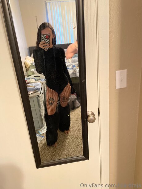 Lizardraja naked onlyfans