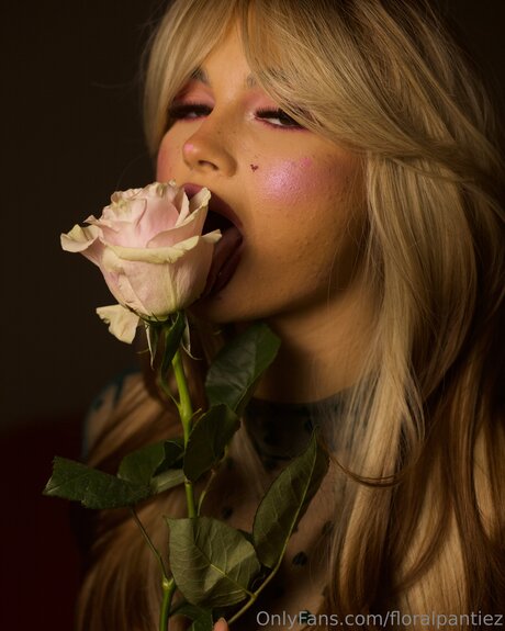 Floralpantiez onlyfans leaks xxx