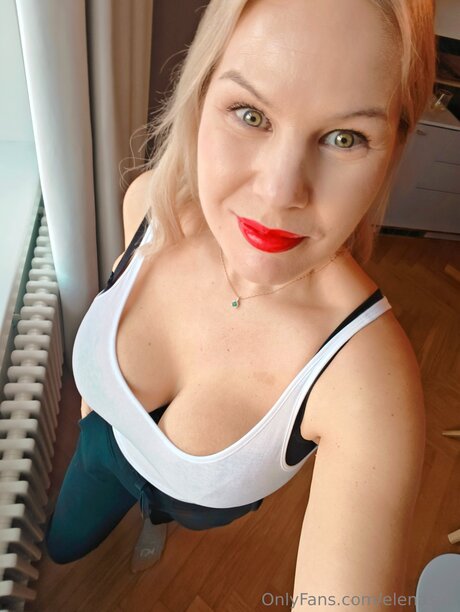 Elenasub naked on onlyfans