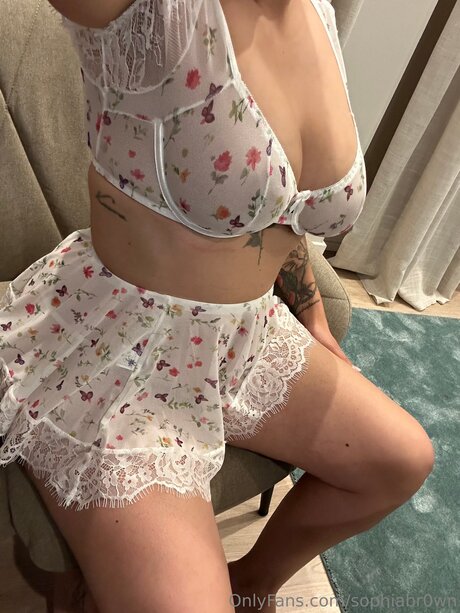 Sophiabr0wn onlyfans leak nude