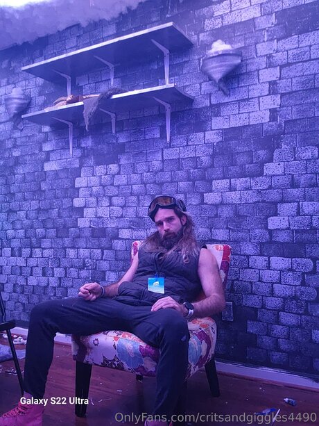 Critsandgiggles4490 onlyfans nude
