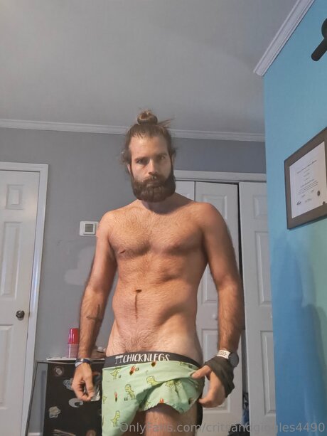 Critsandgiggles4490 onlyfans nide