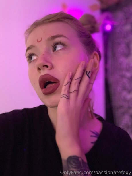 Passionatefoxy xxx onlyfans
