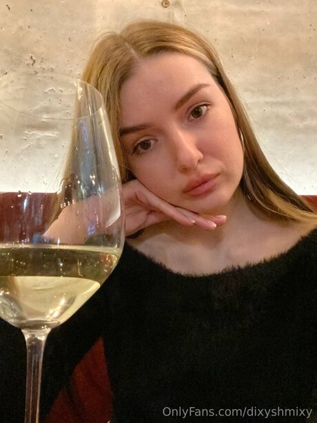 Dixyshmixy only fans pictures