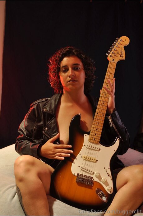 Biggerclit leaked nudes onlyfans