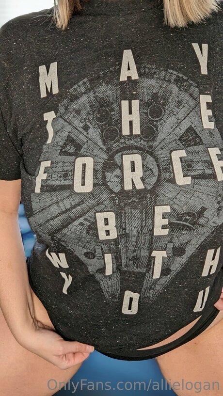 Queenievixen onlyfans leaked nude