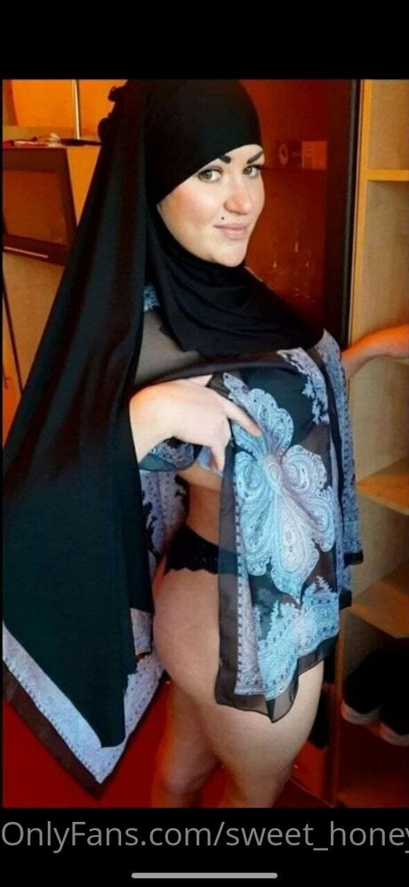 Sweet Honey Sweet topless onlyfans