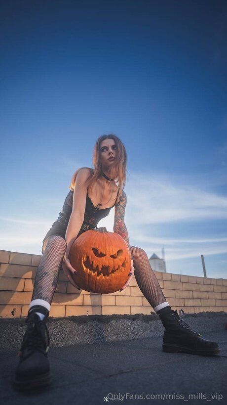 Miss Mills Vip naked only fans