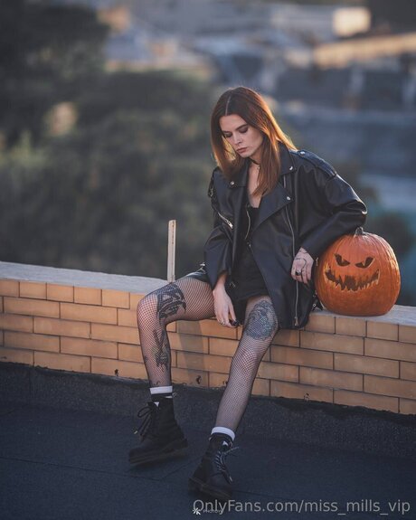 Miss Mills Vip onlyfans naked