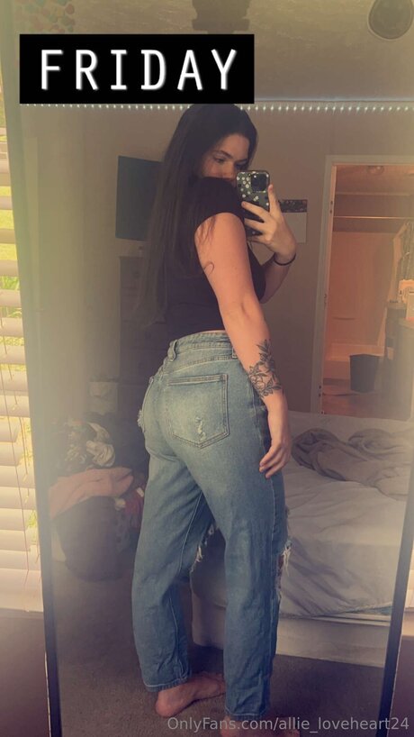 Allie Loveheart24 onlyfans joi