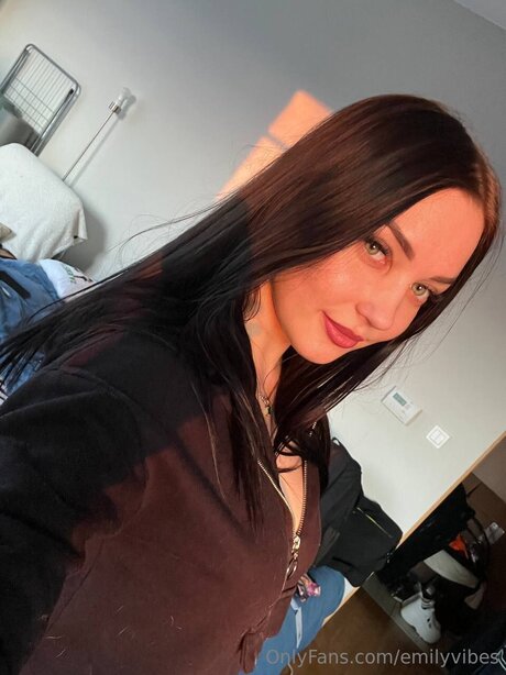 Emilyvibes onlyfans pic
