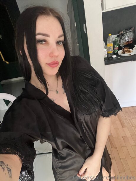 Emilyvibes xxx onlyfans