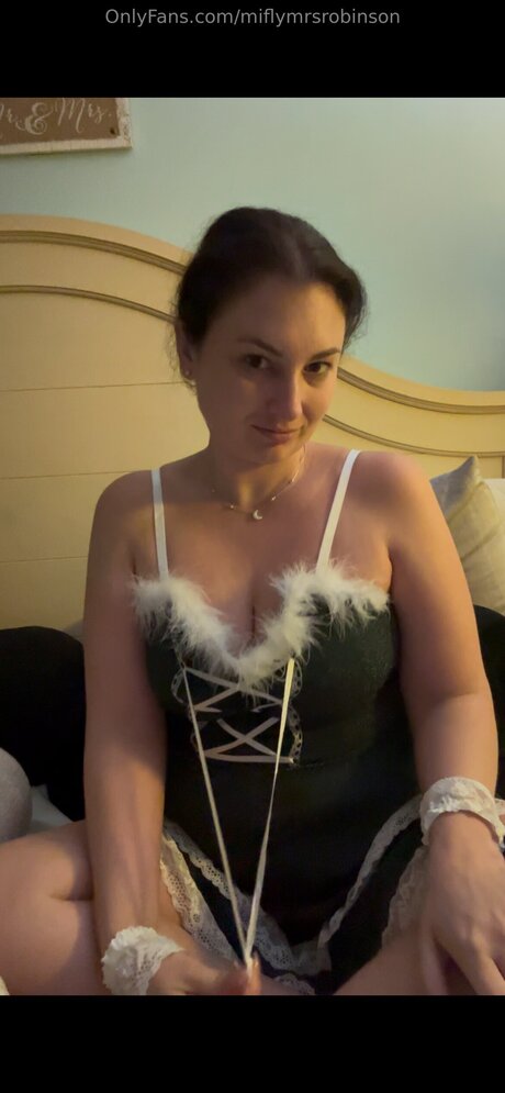 Miflymrsrobinson nude leaks onlyfans
