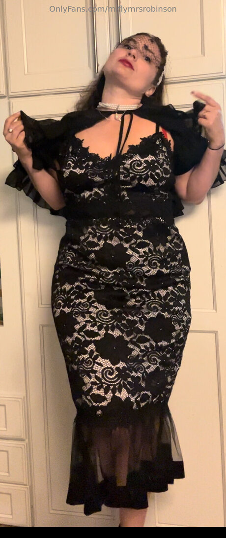 Miflymrsrobinson onlyfans nude tits