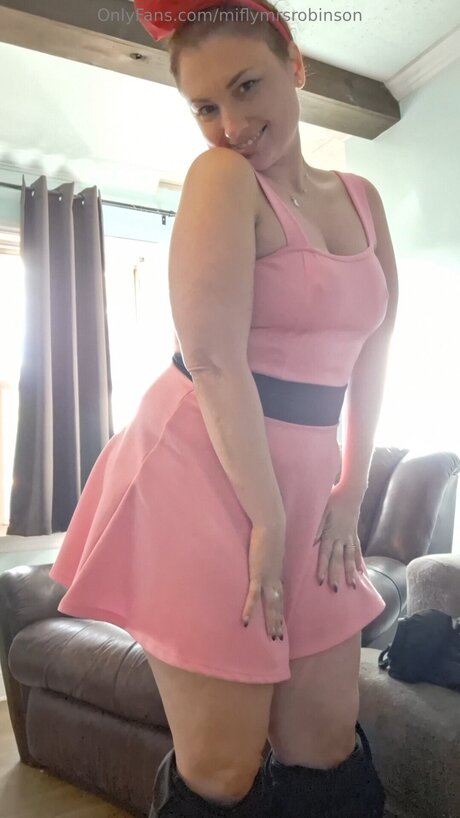 Miflymrsrobinson onlyfans photo