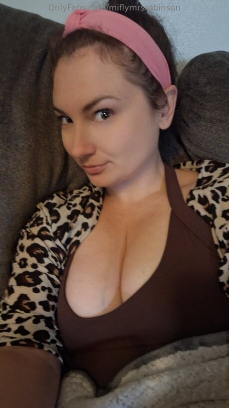 Miflymrsrobinson onlyfans leams
