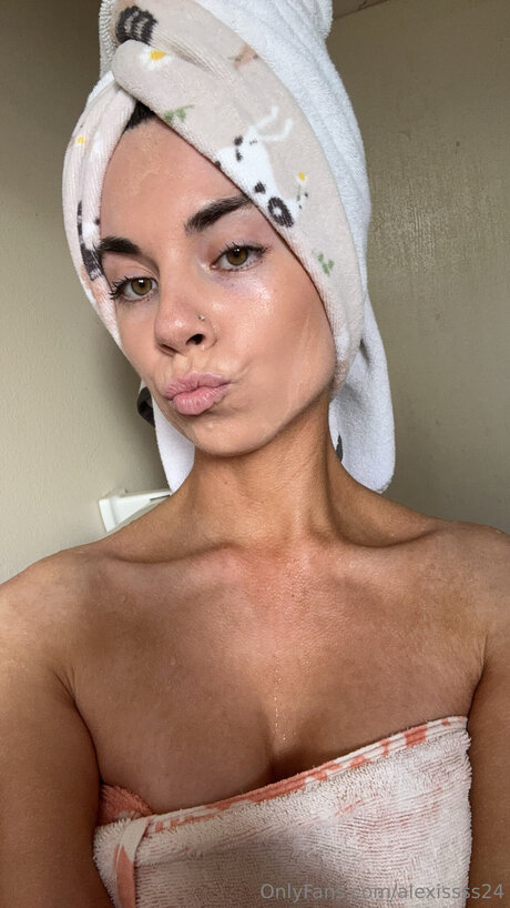 Alexissss24 tits onlyfans