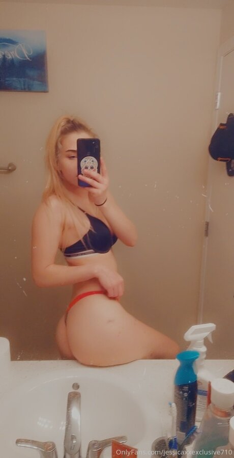 Jessicaxxexclusive710 only fans content