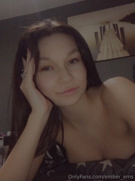 Ember Ems onlyfans nude
