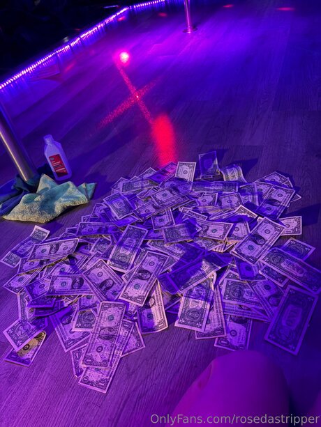 Rosedastripper onlyfans.
