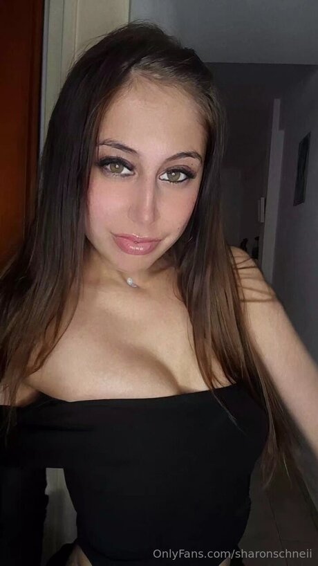 Sharonschneii onlyfans fotos