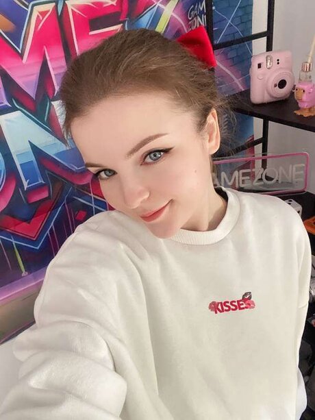 Magicalevelynn tits onlyfans